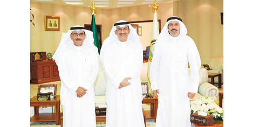 محافظ الجهراء بحث تجهيز مدارس «المطلاع» مع رئيس «تعاونية جابر الأحمد»