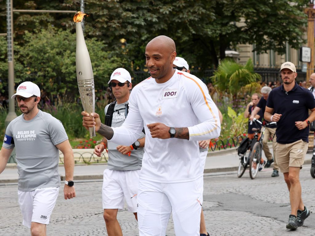 شعلة أولمبياد 2024 تبدأ رحلتها في باريس