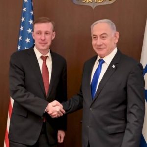 «معاقبة المستوطنين» تفجر خلافاً بين نتنياهو ومستشار بايدن