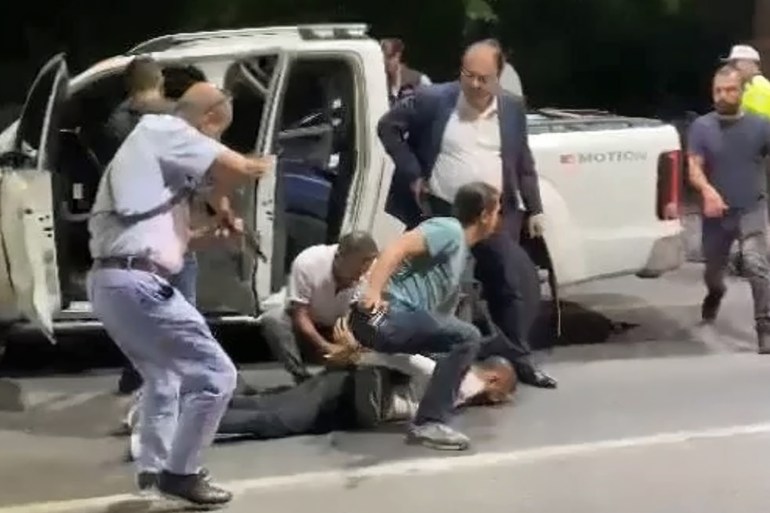 Süleyman Soylu, bazı yayın organlarında Kaplan'ın kendisine yakın bir isim olduğu iddia etmesine yanıt verdi. الرابط https://ekonomimanset.com/ayhan-bora-kaplan-sorusturmasi-emniyete-uzandi/