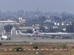إلغاء رحلات جوية في مطار بيروت وسط مخاوف من هجوم إسرائيلي