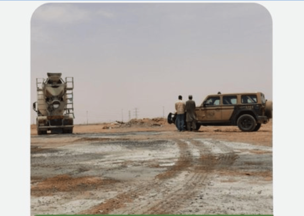 ضبط مقيمين لتلويثهما البيئة بتفريغ مواد خرسانية في حائل