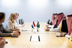 «تعزيز التبادل التجاري» يتصدر مباحثات وزير الاقتصاد ووزيرة التجارة الهولندية