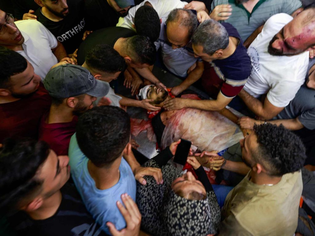 قوات الاحتلال تحاصر مخيم بلاطة وتشتبك مع عناصر المقاومة