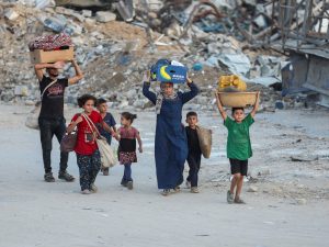 النزوح في ساعات معدودة.. أوامر الإخلاء الإسرائيلية أصبحت حدثا يوميا بغزة