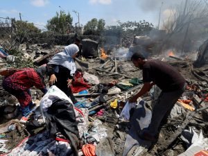 “ماذا أكلت اليوم؟ لا شيء”.. ميديابارت: حكاية سيدة من غزة تكافح لتحيا