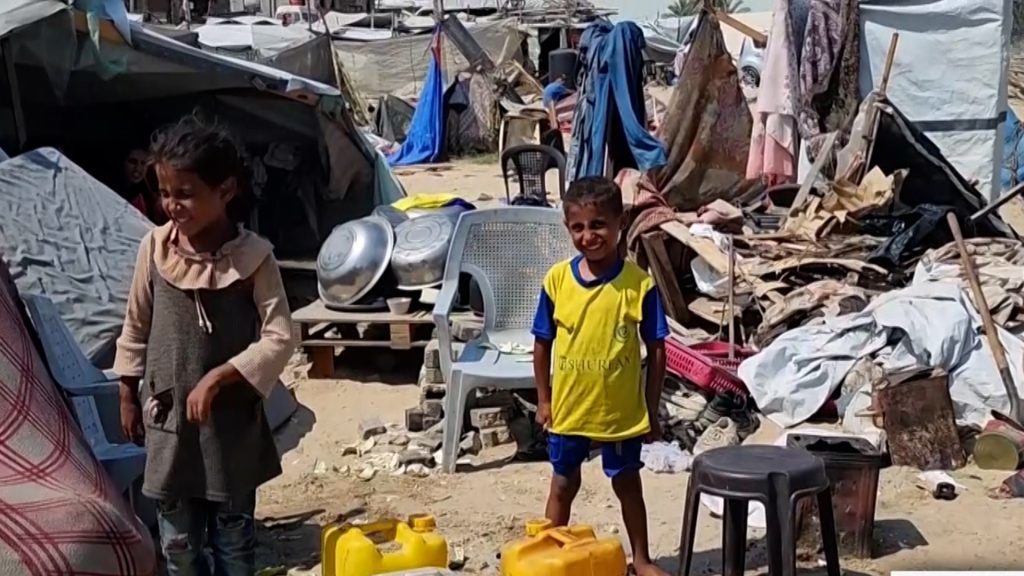 نازحو مواصي خان يونس يخشون ارتكاب الاحتلال مجازر أخرى