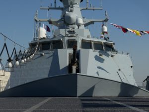 شاهد.. الفرقاطة “كينالي آدا” التركية ترسو بميناء الدوحة