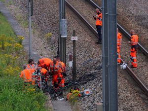 الغارديان: من خرّب شبكة السكك الحديدية الفرنسية ولماذا؟