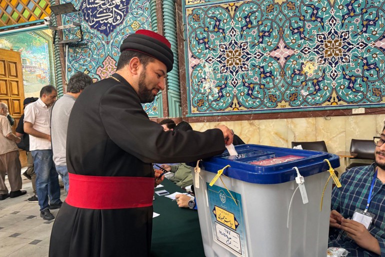 من يوم الاقتراع بإيران او انتخابات ايران 2024