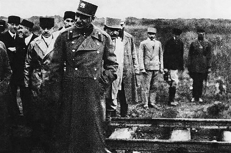 ****داخليه***** رضا شاه بوزور - السكك الحديدية الوطنية في إيران لملكية العامة في إيران