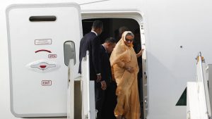 رئيسة وزراء بنغلاديش الشيخة حسينة تستقيل من منصبها وتغادر البلاد وسط احتجاجات عارمة