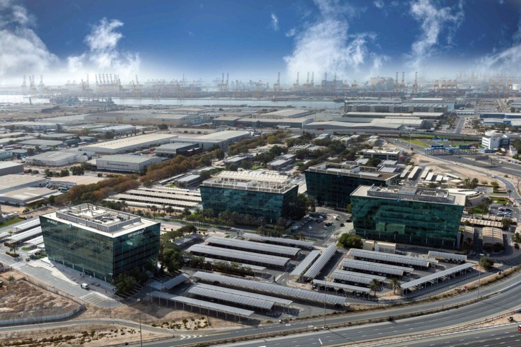 «جافزا» تسهم بـ 27 % من تجارة الإمارات غير النفطية مع الصين