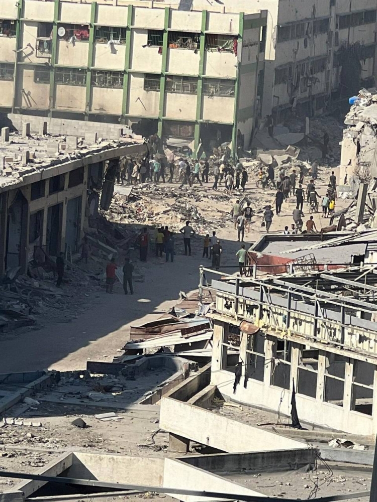 في مجزرة جديدة.. قتلى وجرحى بقصف إسرائيلي لمدرسة بغزة