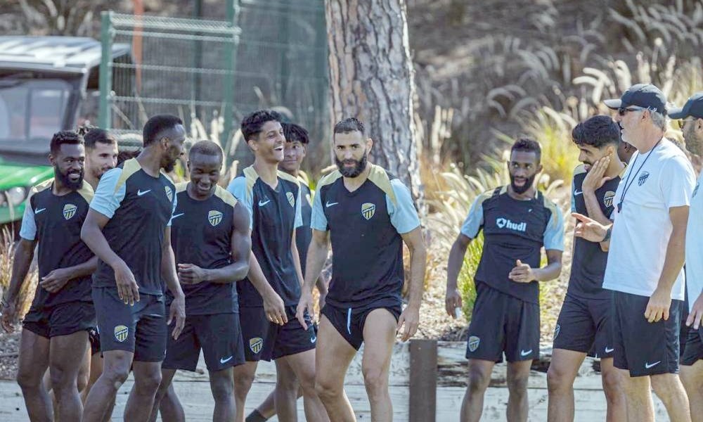 بلان يعالج أخطاء ريال بيتيس قبل مواجهة إنتر ميلان الإيطالي