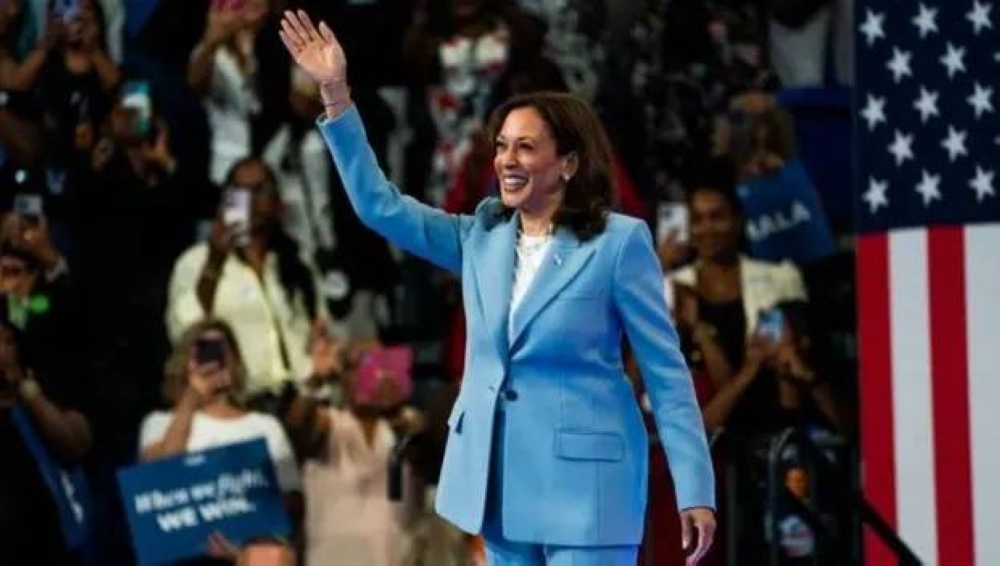 «هاريس» مرشحة الحزب الديمقراطي للانتخابات الأمريكية رسمياً