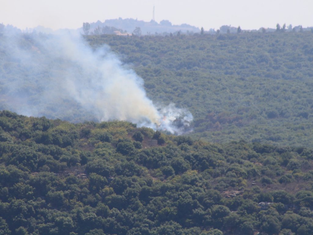 غارات على جنوب لبنان وحزب الله يعلن استهداف مواقع إسرائيلية