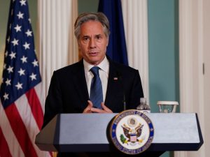 بلينكن يزور المنطقة وسجال بين نتنياهو وغالانت بشأن صفقة التبادل