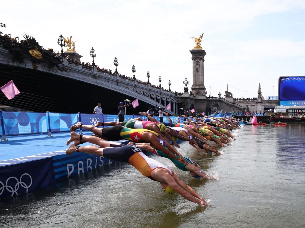 بلجيكا تنسحب من سباق وسط شهادات صادمة عن تلوث نهر السين