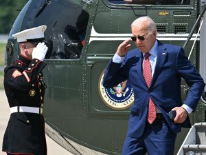 بايدن يجتمع مع فريقه للأمن القومي وتوقعات بضربة إيرانية خلال ساعات