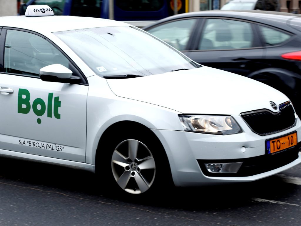 جنوب أفريقيا ونيجيريا.. انتقام متبادل في تطبيق لنقل الركاب