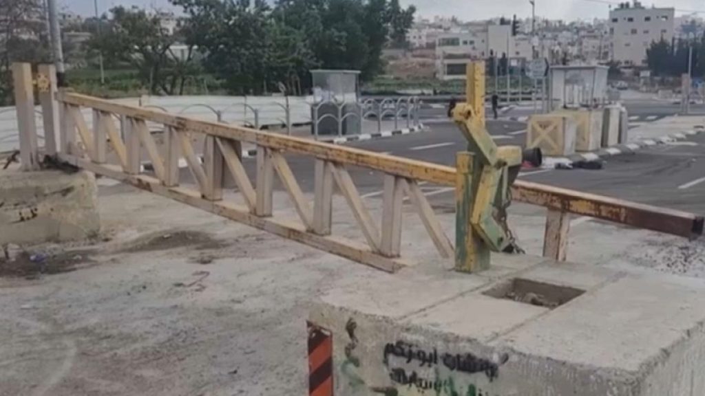 إسرائيل تقتحم مدينة الخليل وتُغلق الحرم الإبراهيمي أمام الفلسطينيين