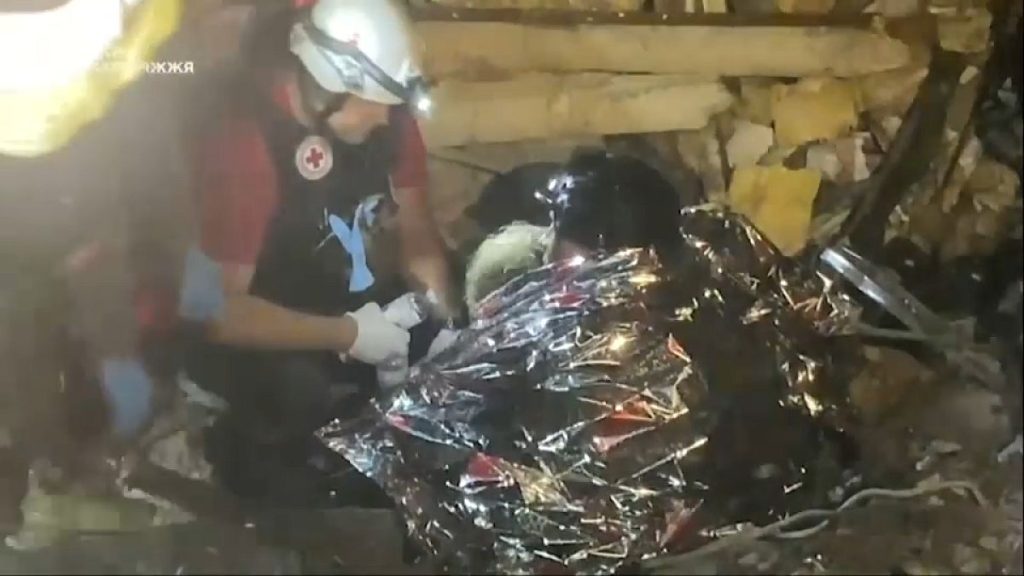 فيديو. 49 قتيلا في هجوم صاروخي روسي على بولتافا وصبي وامرأة ضحايا غارة جوية على زابوريجيا