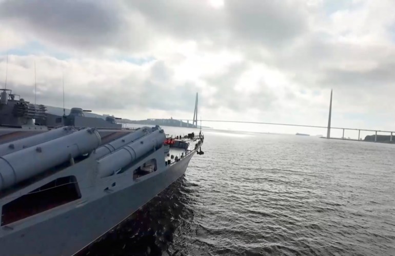 epa11596896 A handout still image taken from handout video provided by the Russian Defence ministry press-service shows a Russian warship during the strategic command and staff navy exercises Ocean 2024 near Vladivostok, Russia, 10 September 2024. EPA-EFE/RUSSIAN DEFENCE MINISTRY PRESS SERVICE / HANDOUT HANDOUT EDITORIAL USE ONLY/NO SALES