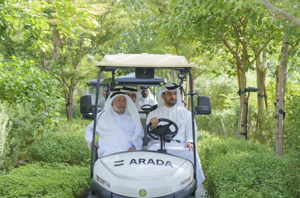 حاكم الشارقة يتفقد مشروع مسار السكني