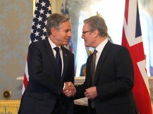 “تفاوض أخير” لتزويد أوكرانيا بأسلحة طويلة المدى وروسيا تحذّر الناتو