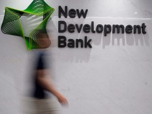 الجزائر تحصل على تفويض للانضمام إلى بنك “بريكس”