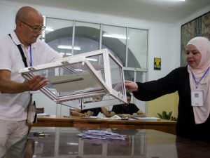 مرشحو الرئاسيات الجزائرية بمن فيهم تبون ينتقدون أرقام لجنة الانتخابات