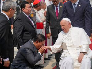 زارها بابا الفاتيكان.. تعرف على خريطة انتشار المسيحية بإندونيسيا