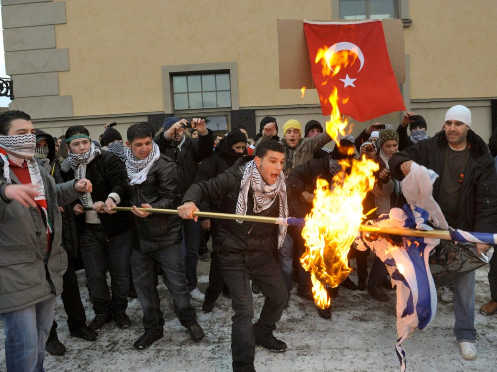 جيروزاليم بوست تتساءل: هل لليهود مستقبل في الدول الاسكندنافية؟