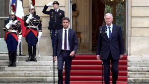 الرئيس الفرنسي يكلف ميشال بارنييه بتشكيل الحكومة الفرنسية