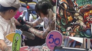 فيديو. معرض الوشم الدولي في هونغ كونغ: تصاميم مستوحاة من الأساطير والرسوم المتحركة