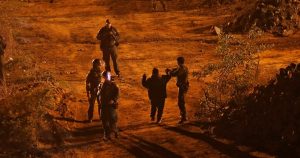 لهذا تتناسب خطط ترامب للترحيل الجماعي مع التاريخ الأميركي