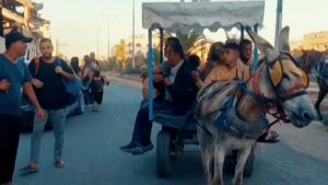 آليات الاحتلال تحاصر مراكز الإيواء شمالي قطاع غزة