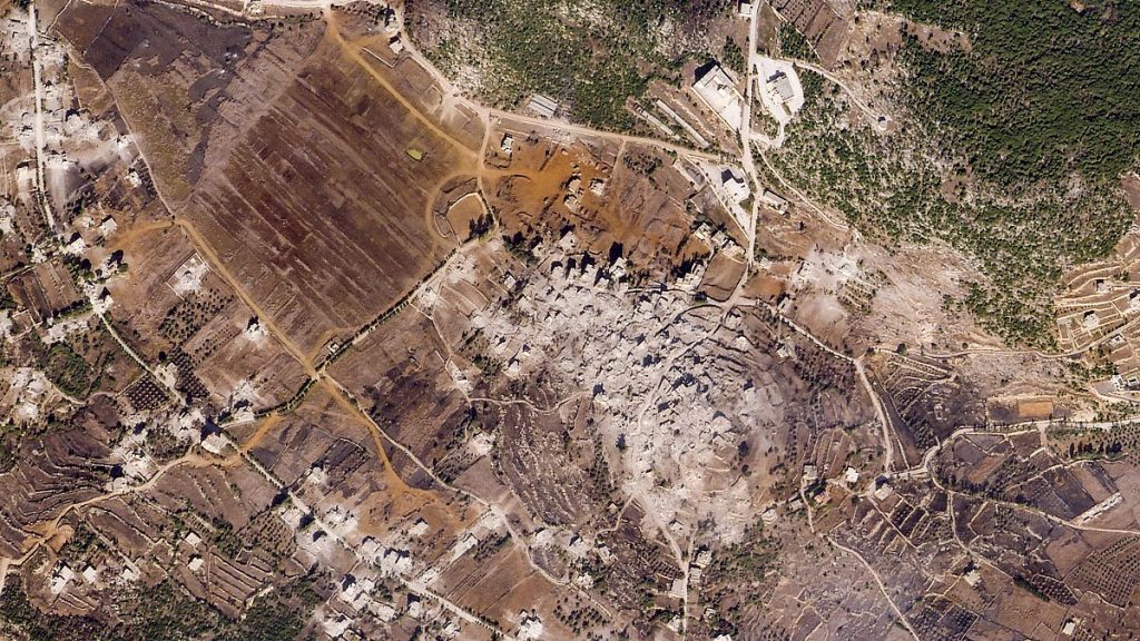 صور بالأقمار الصناعية.. هل تسعى إسرائيل إلى إنشاء منطقة عازلة عبر مسار التدمير الممنهج في جنوب لبنان