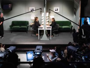 مشاركة “مفاجئة” لهاريس في برنامج كوميدي شهير