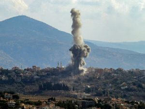 حزب الله يستهدف قوات إسرائيلية بالجنوب وقتلى بالغارات على لبنان