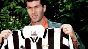 يوم رفض نيوكاسل التعاقد مع زيدان بسبب “تواضع” مستواه