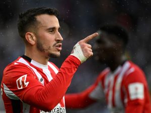 ليلة مرعبة للاعب إسباني وزوجته بعد تعرض منزلهما لسطو مسلح