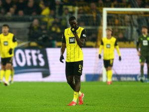 “الإنفلونزا” يضرب 12 لاعبا بدورتموند ومدربه معلقا: سنقاتل