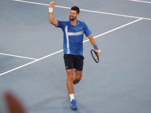 ديوكوفيتش يقهر ألكاراز ويبلغ نصف نهائي بطولة أستراليا للمرة الـ12