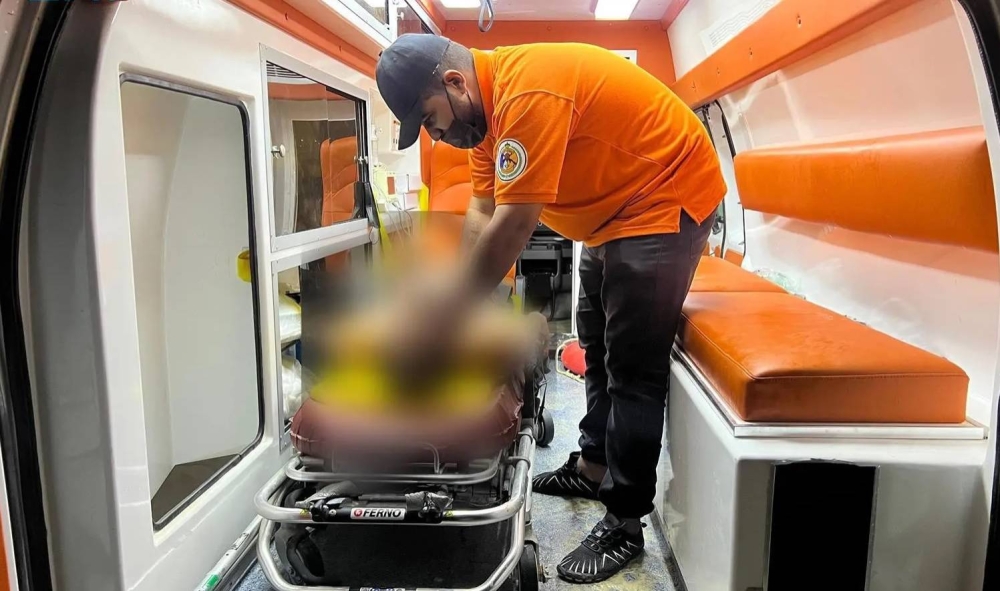 «حرس الحدود» بعسير ينقذ مواطنيْن من الغرق أثناء ممارسة السباحة