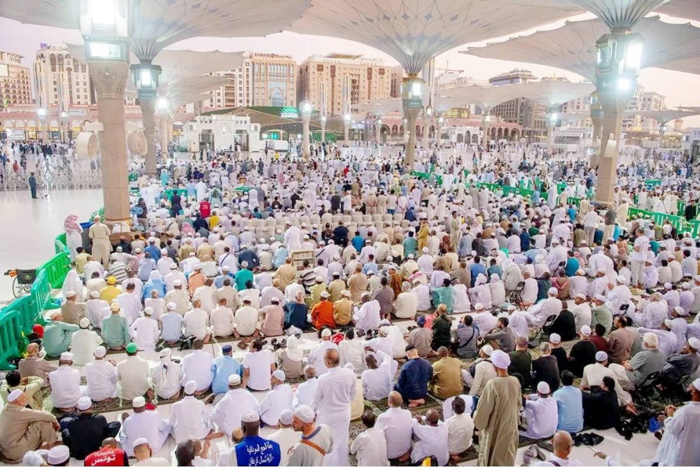 «الشؤون الدينية»: زيارة المسجد النبوي وقبر الرسول مفتوحة.. الروضة بموعد «نسك»