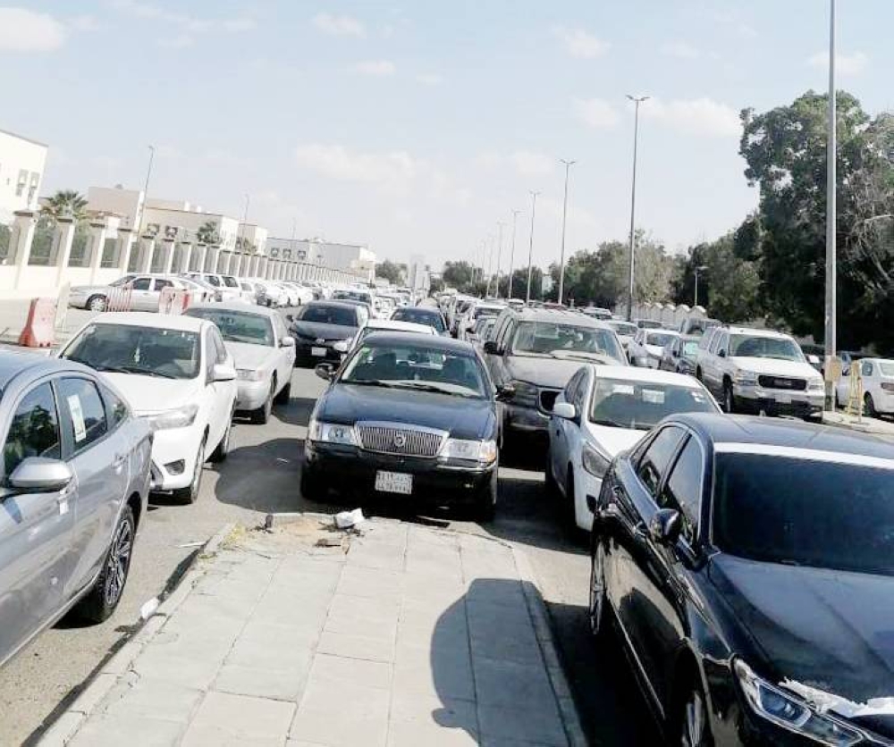 شحّ المواقف في جامعة الطائف يضع الطلاب على مصيدة القسائم