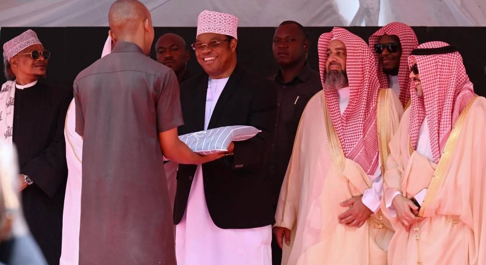 «الشؤون الإسلامية» تتوج الفائزين بمسابقة جائزة تنزانيا الدولية في دورتها الـ33