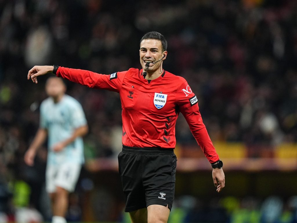 استقالة رئيس أضنة ديمرسبور التركي بعد أزمة انسحاب لاعبيه